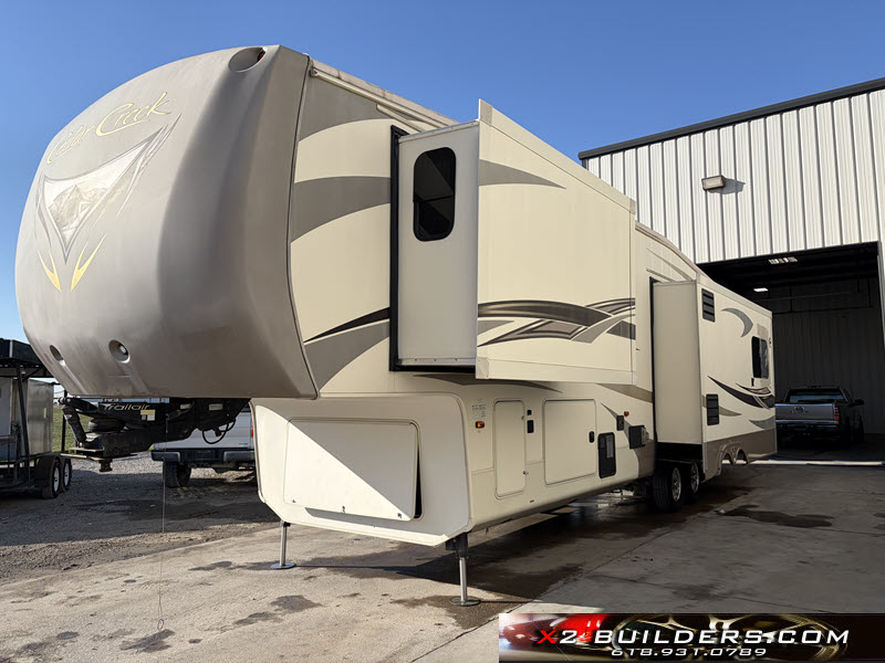 2014  2014 Forest Rover Cedar Creek Fifth Wheel Camper 36CKTS